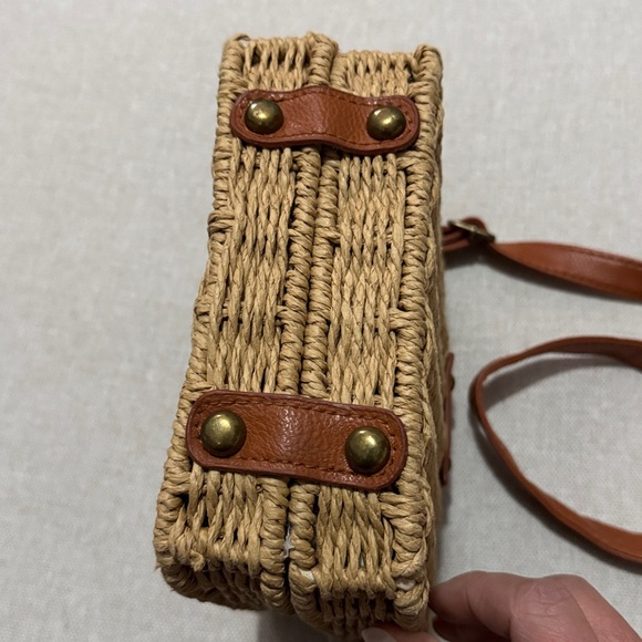 Boho Chic Wicker Basket Style Crossbody Bag-Brown Faux Leather Strap-Brass Tone - Picture 7 of 16